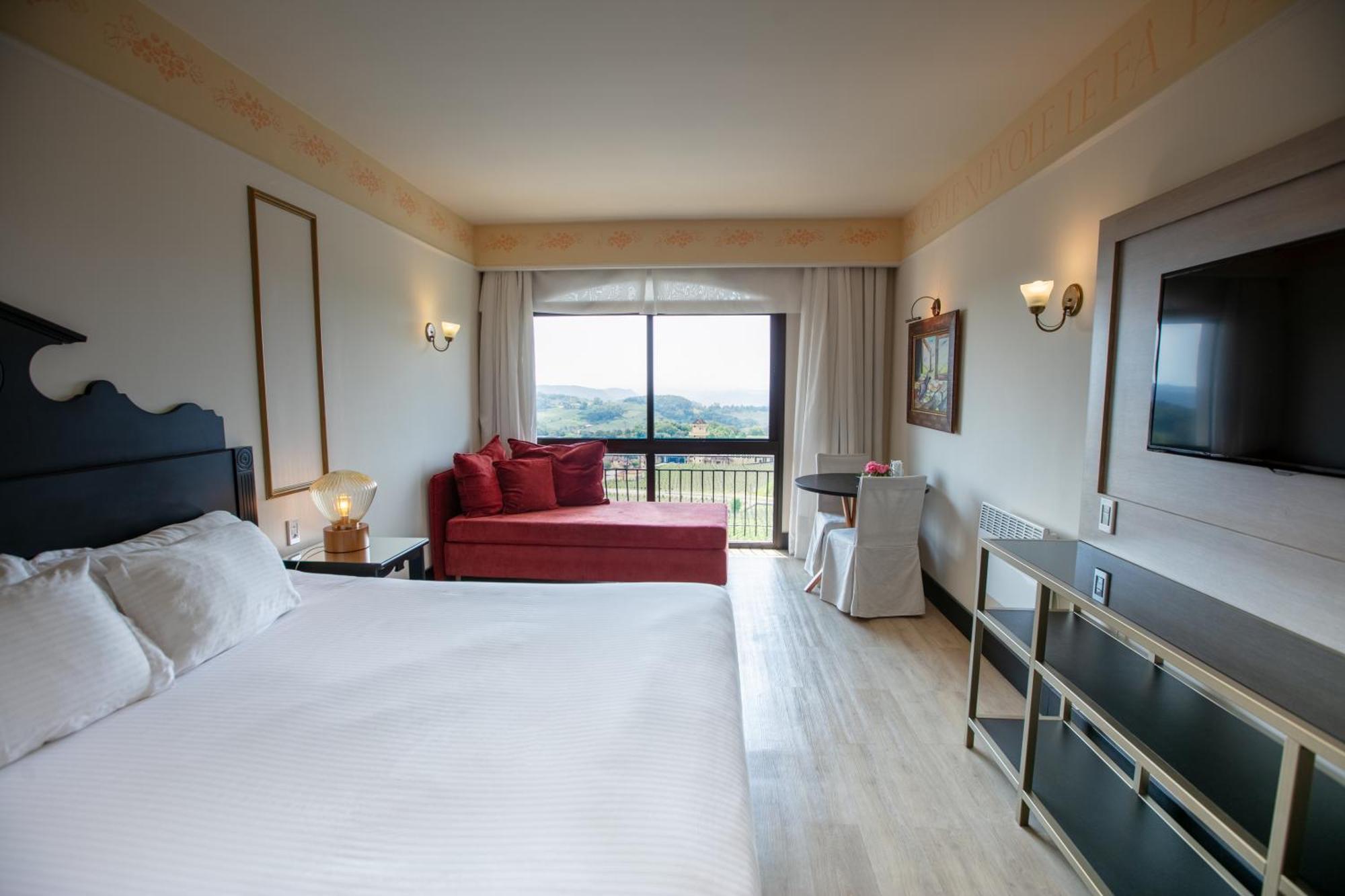 ホテル&スパ ド ヴィーニョ オートグラフ コレクション Bento Gonçalves エクステリア 写真 A room at the hotel