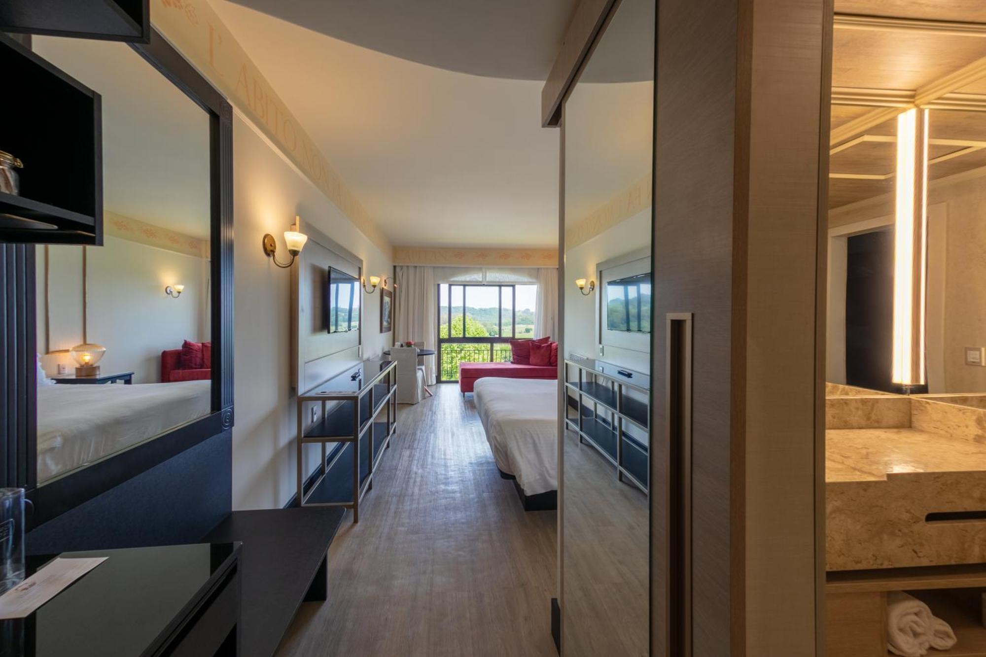 ホテル&スパ ド ヴィーニョ オートグラフ コレクション Bento Gonçalves エクステリア 写真 A room at the hotel