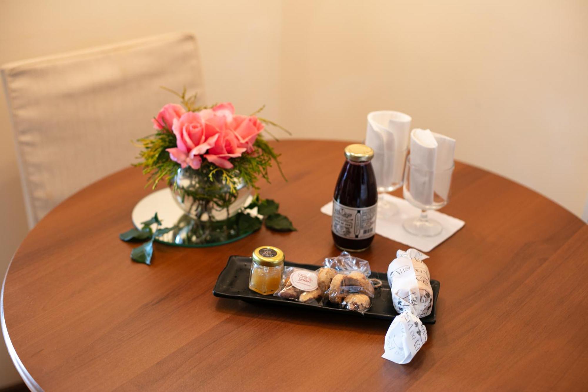 ホテル&スパ ド ヴィーニョ オートグラフ コレクション Bento Gonçalves エクステリア 写真 A bottle of Kirin Ichiban Shibori