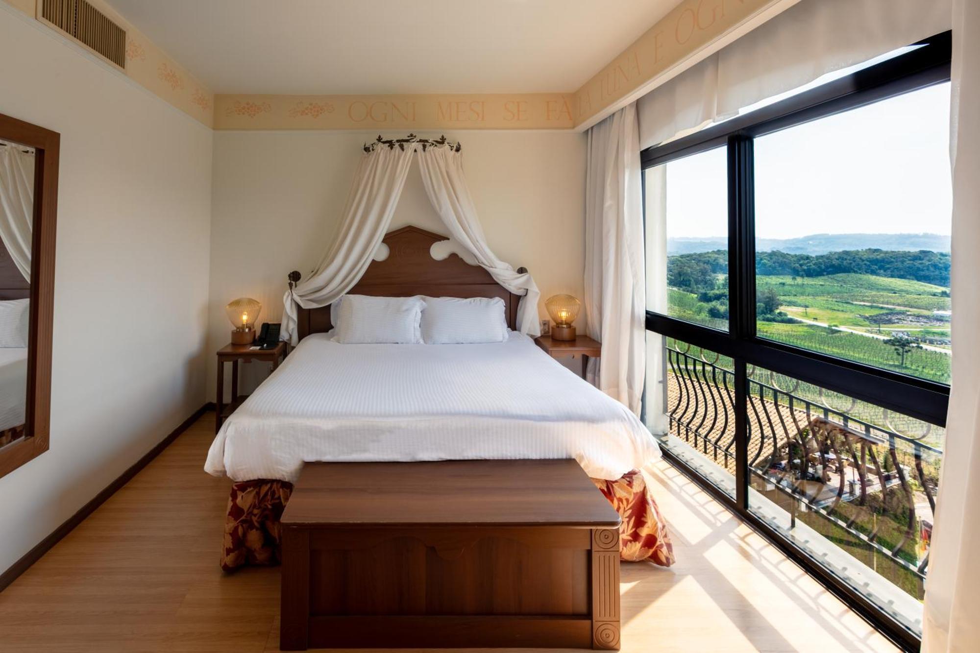 ホテル&スパ ド ヴィーニョ オートグラフ コレクション Bento Gonçalves エクステリア 写真 A bedroom at the hotel