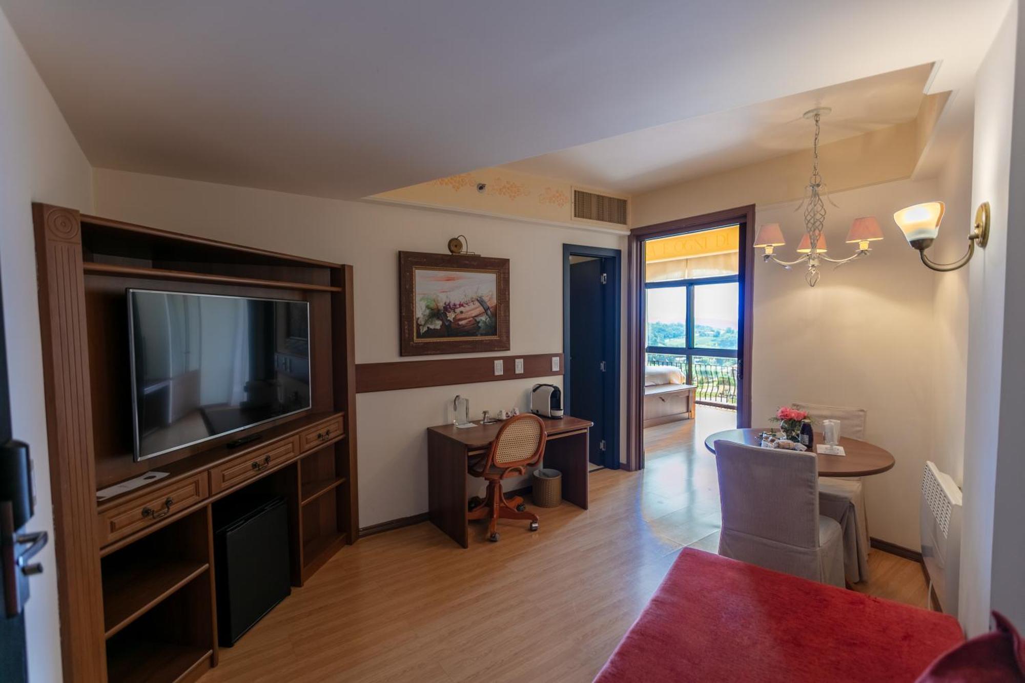 ホテル&スパ ド ヴィーニョ オートグラフ コレクション Bento Gonçalves エクステリア 写真 A suite at the hotel