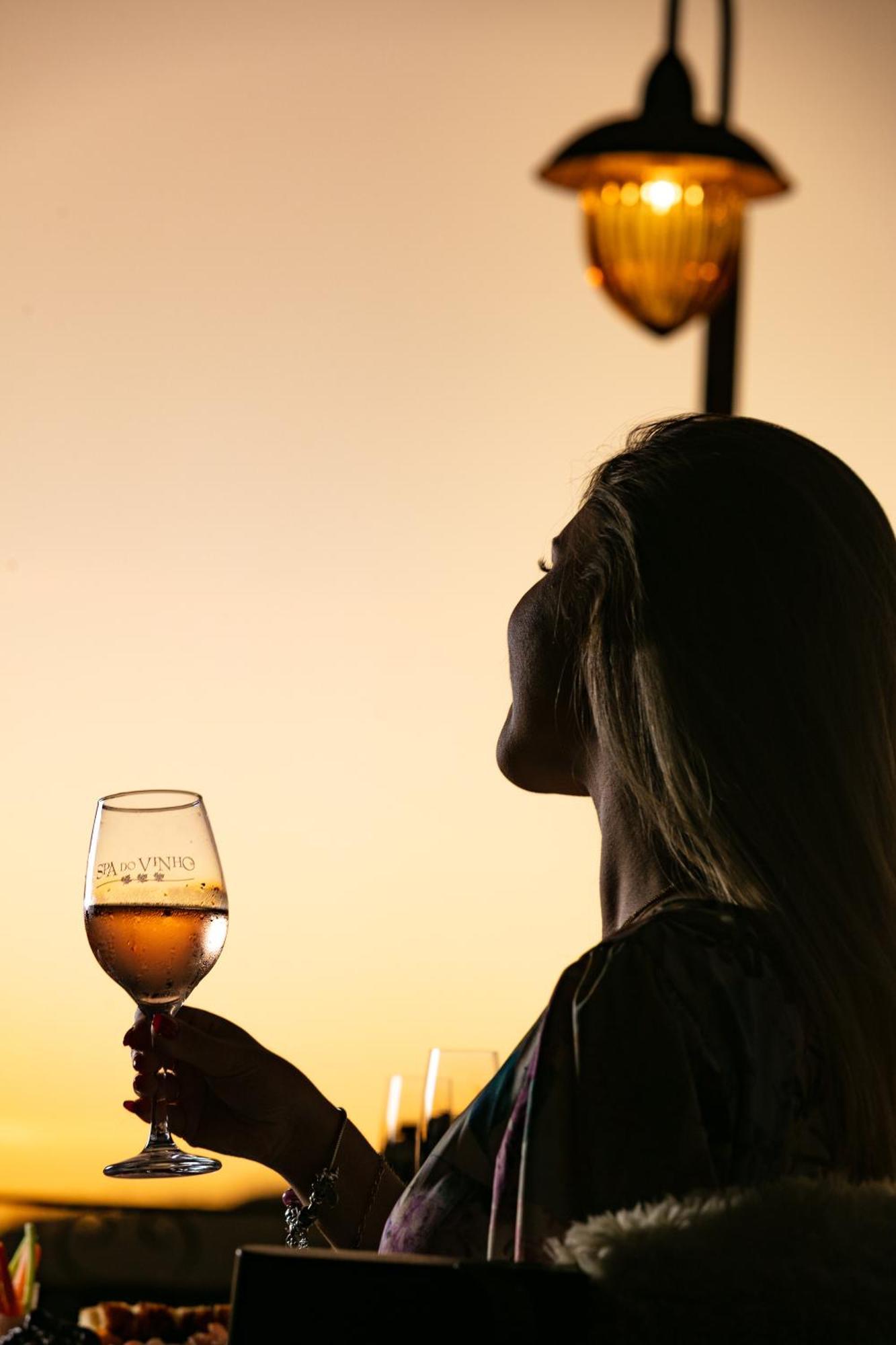ホテル&スパ ド ヴィーニョ オートグラフ コレクション Bento Gonçalves エクステリア 写真 A glass of sherry