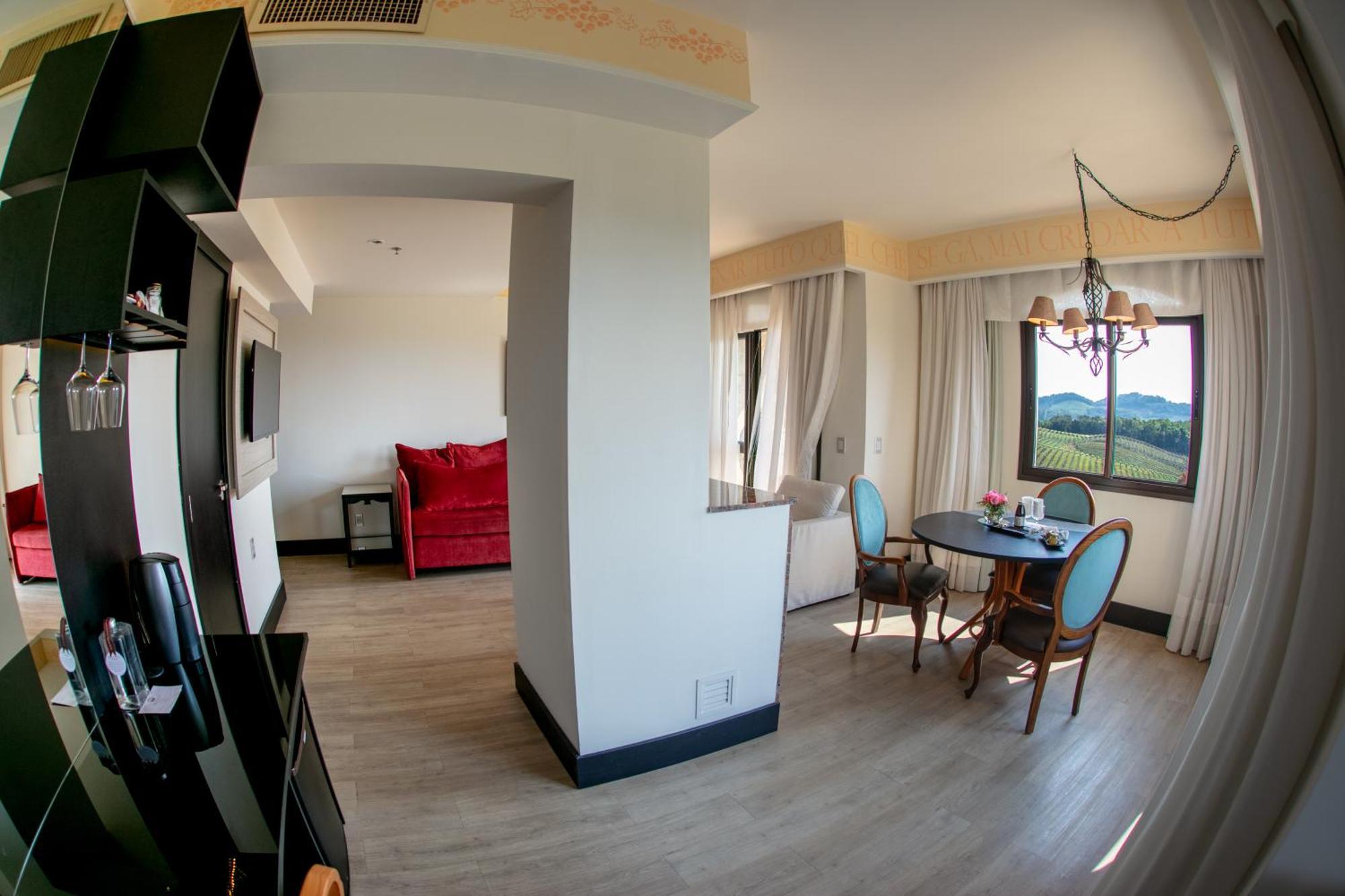 ホテル&スパ ド ヴィーニョ オートグラフ コレクション Bento Gonçalves エクステリア 写真 A suite at the hotel