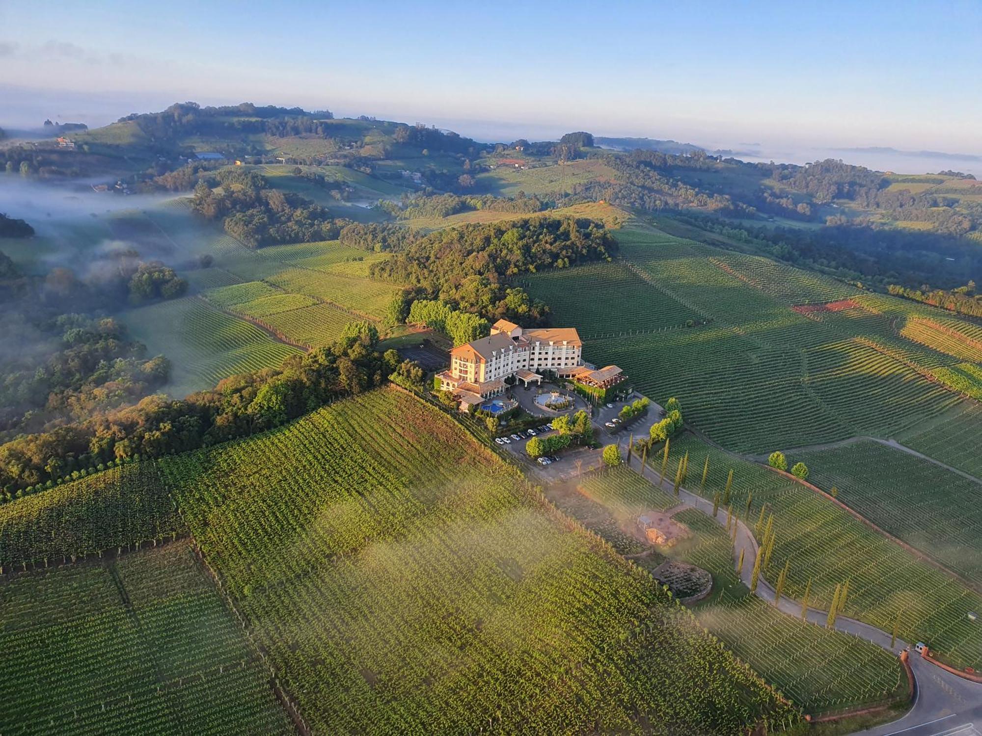 ホテル&スパ ド ヴィーニョ オートグラフ コレクション Bento Gonçalves エクステリア 写真 Aerial view of the winery